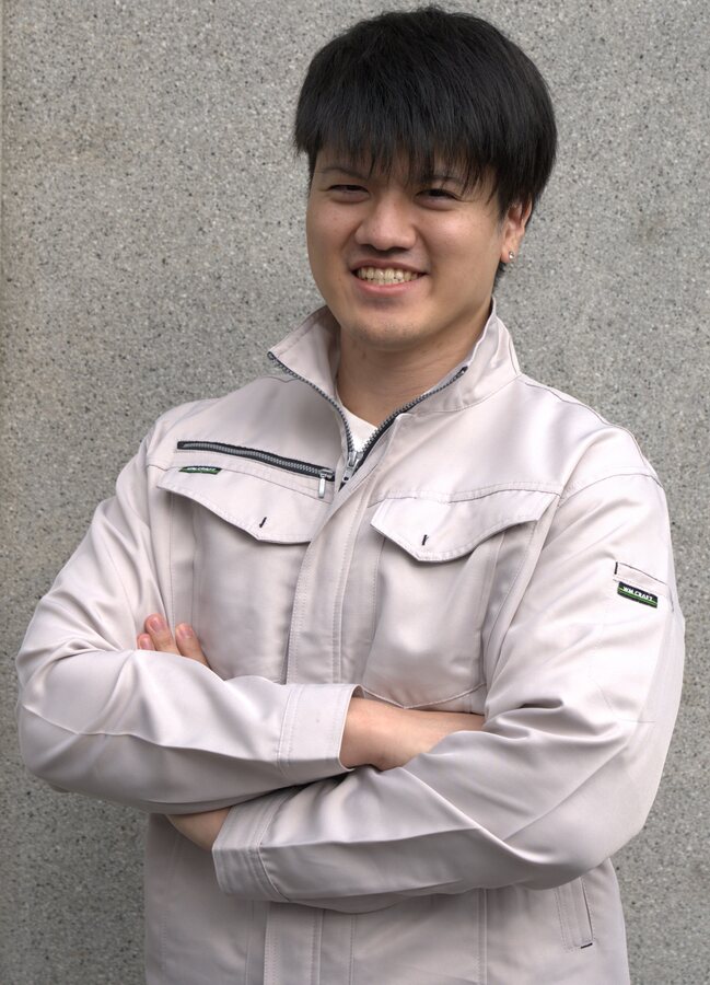 代表 新見彰仁